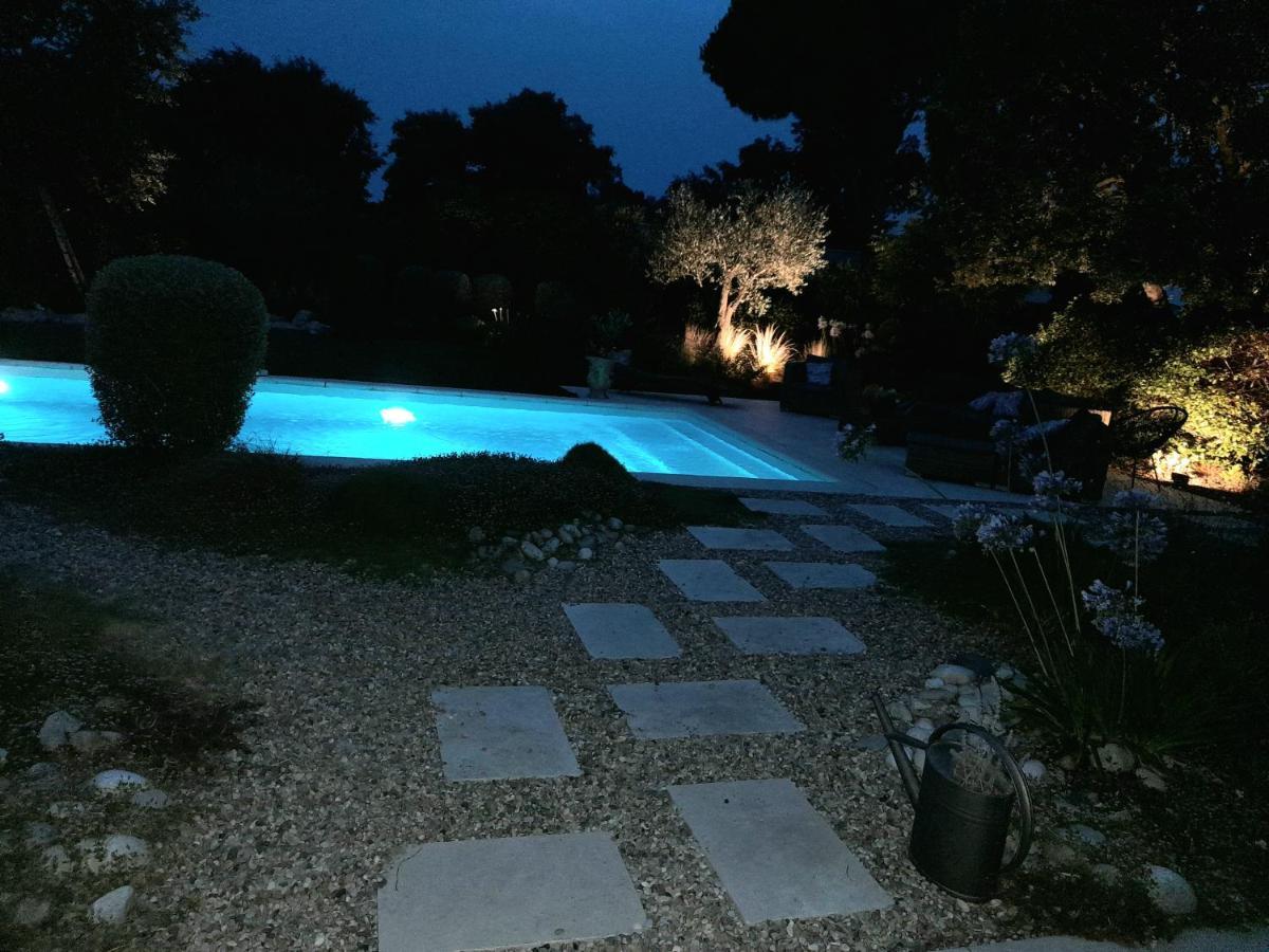 Bed and Breakfast La Mathilde Villeneuve-lès-Avignon Exterior foto